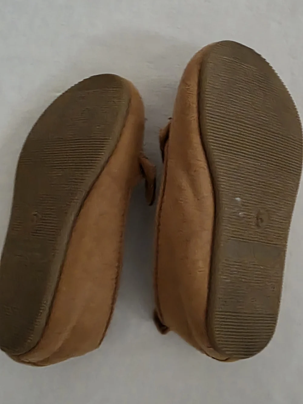 Old Navy Tan/Brown Girls' Fox Moccasins with Metallic Insole Size 5